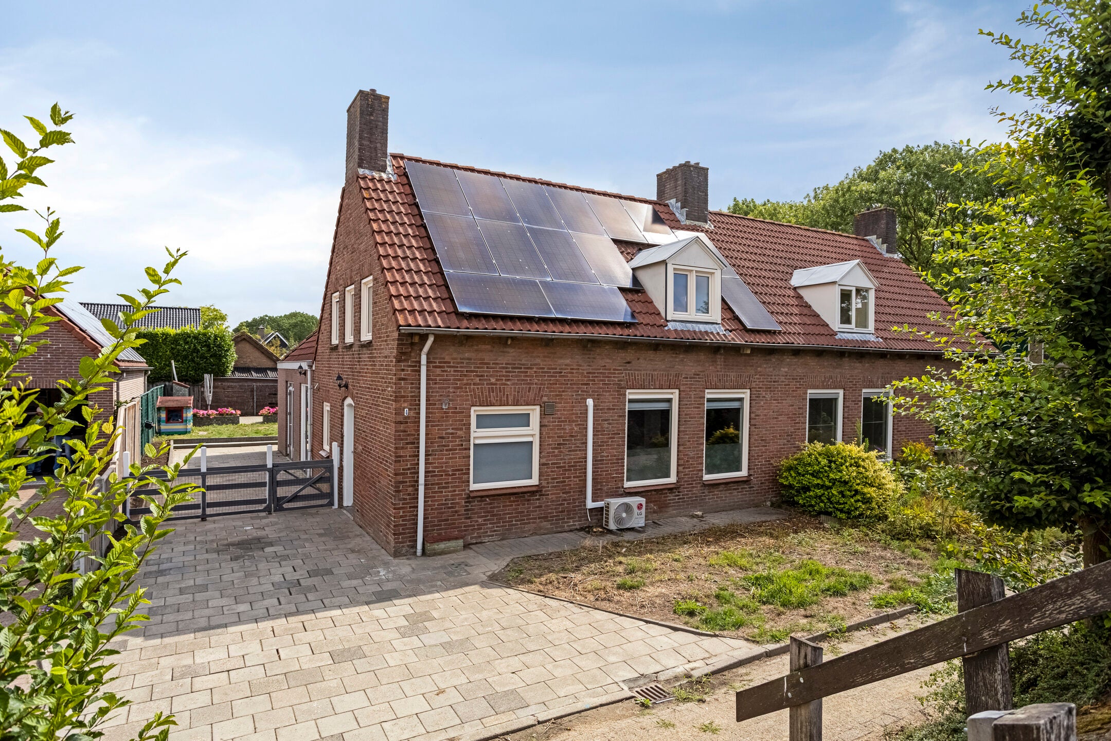 Huis van Glymesstraat 4 in Standdaarbuiten