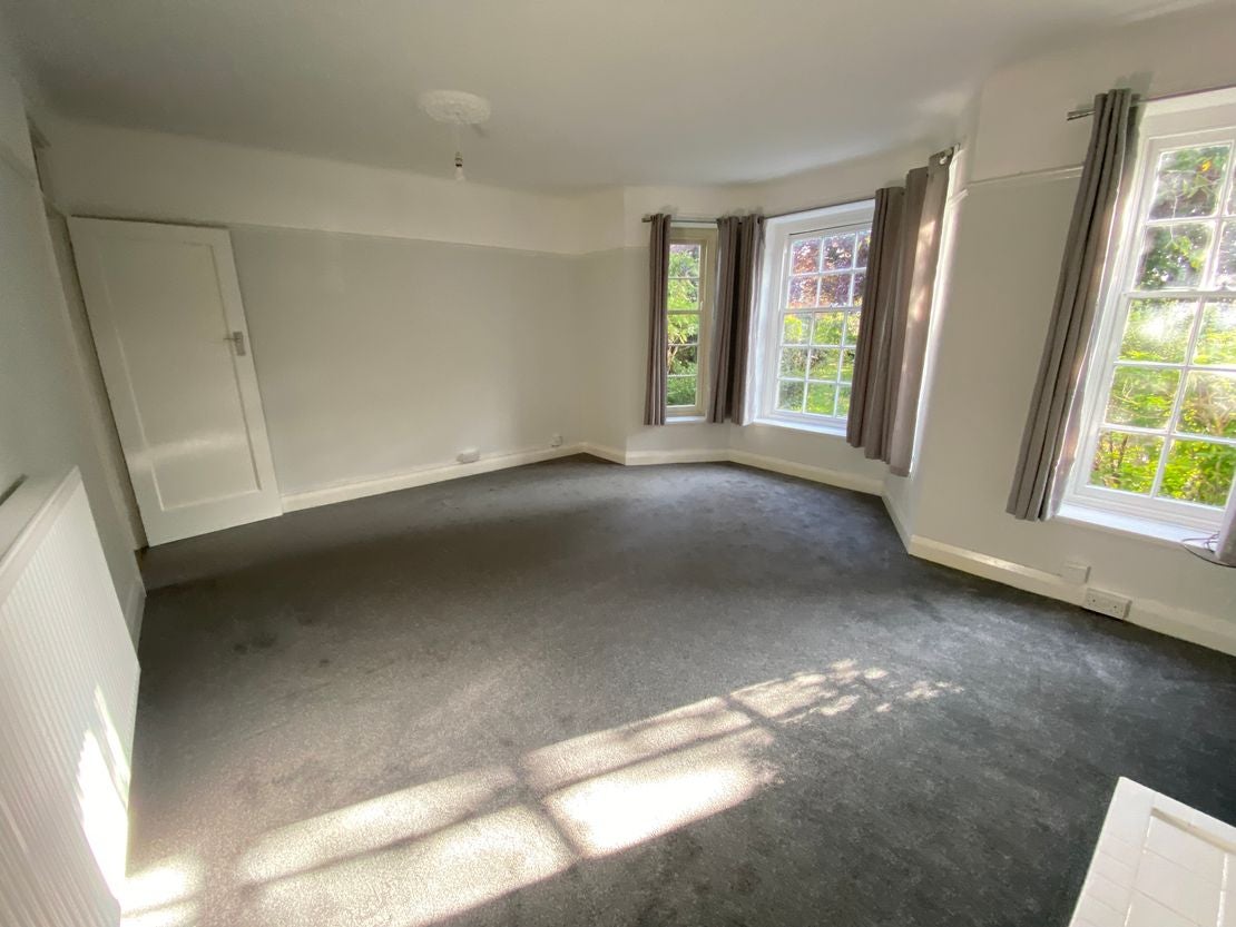 Flat Highfield Lane in Southampton