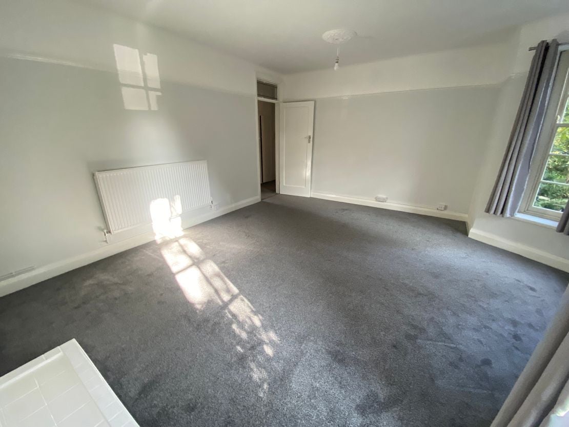Flat Highfield Lane in Southampton
