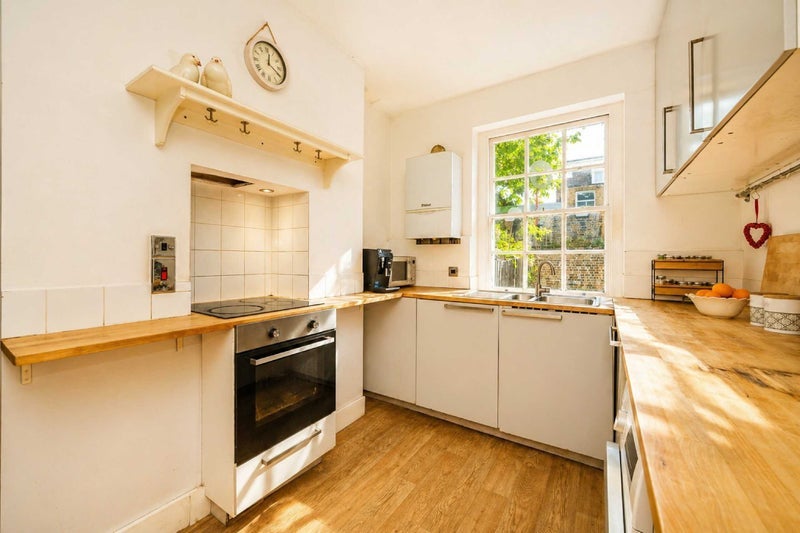 Room Harrow Road in Greater London