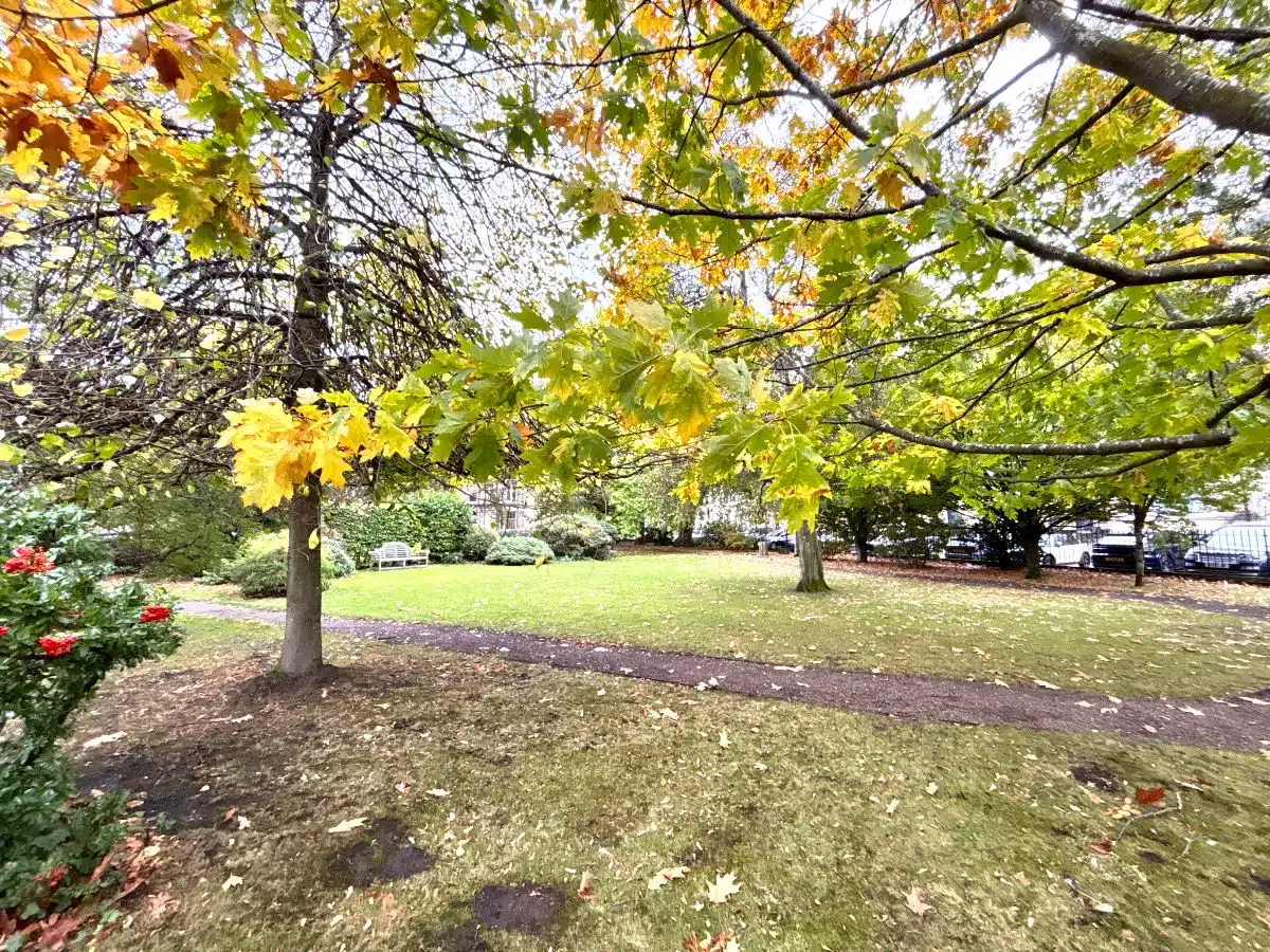 Flat Drumsheugh Gardens in City of Edinburgh