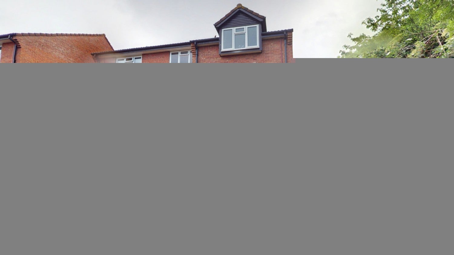 Flat St Peters Close in Cheltenham