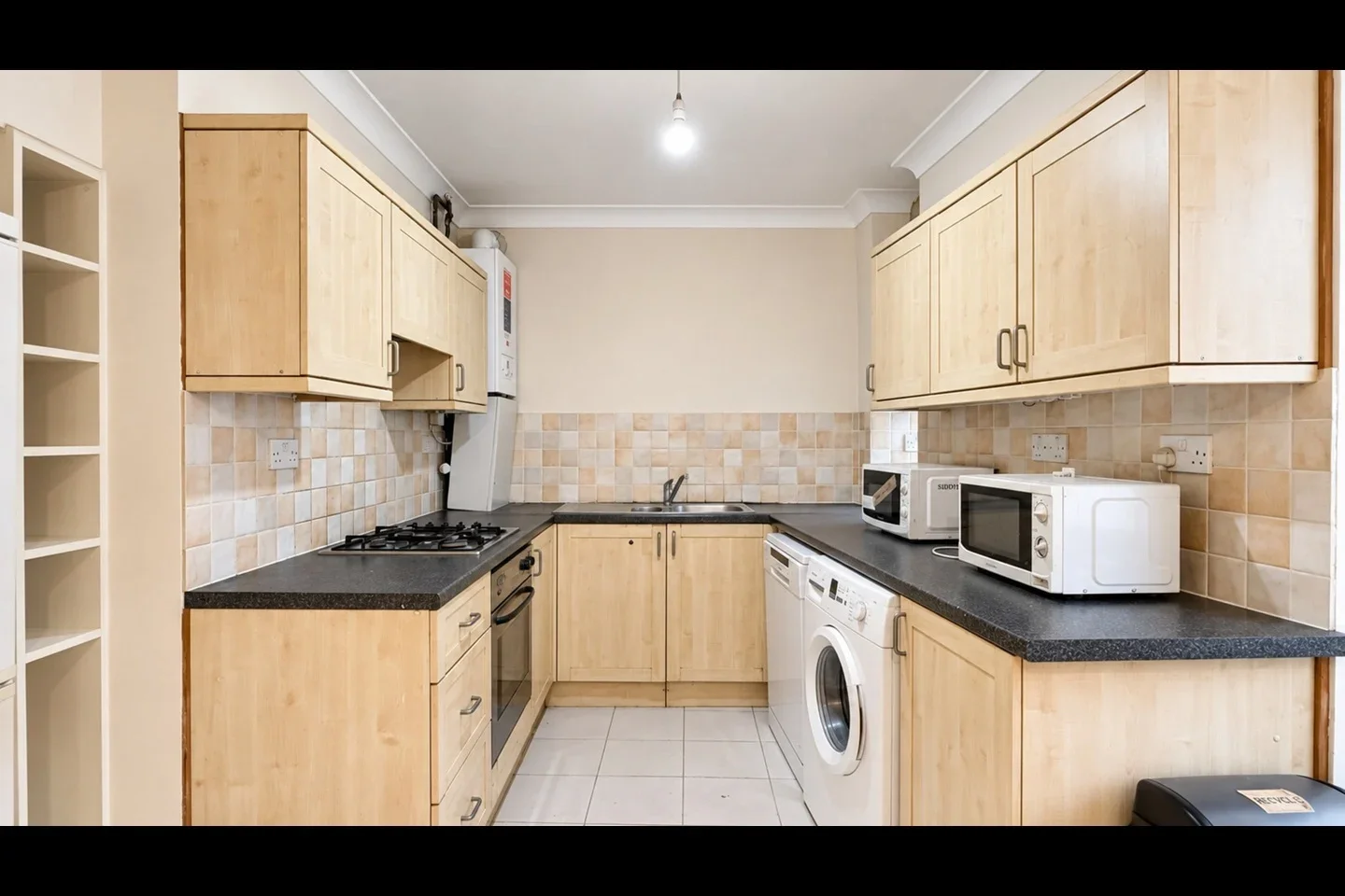 Flat St Petersburgh Mews in City of Westminster