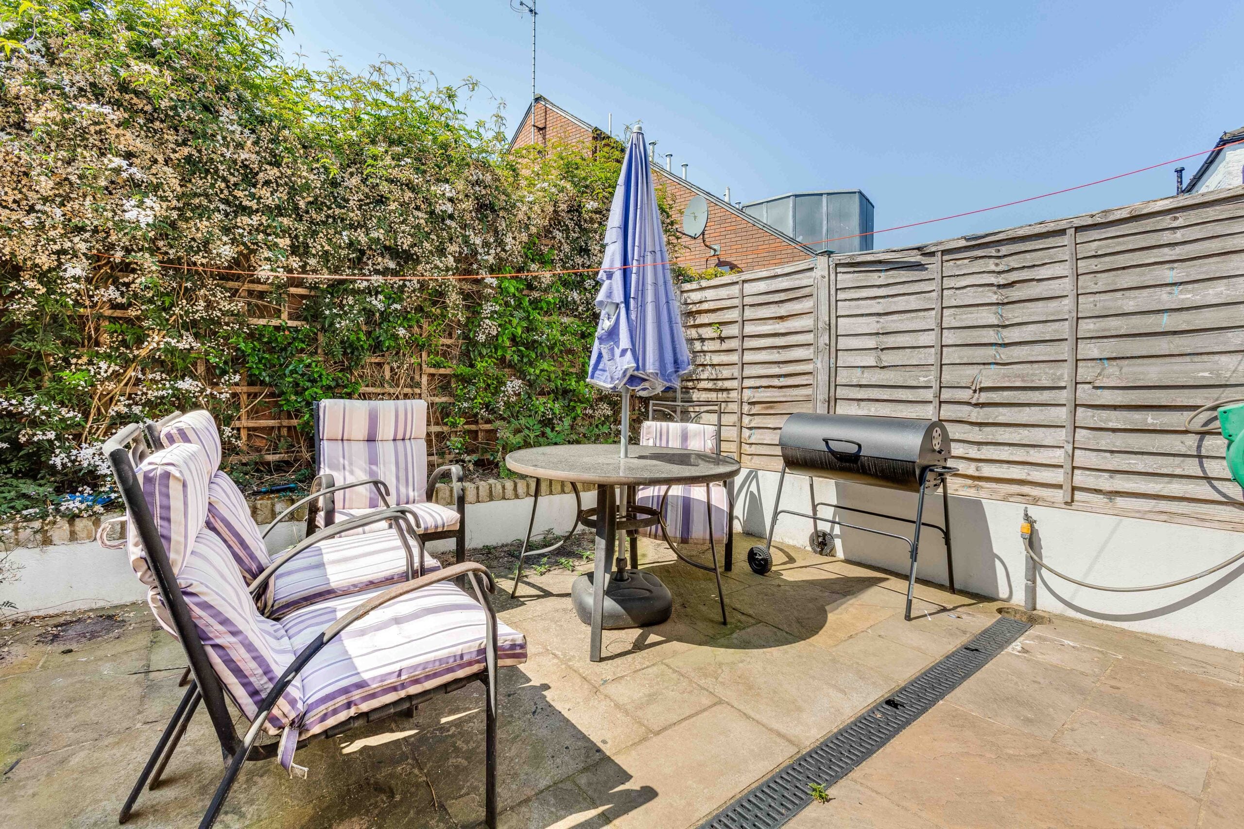 Flat Stephendale Road in Greater London