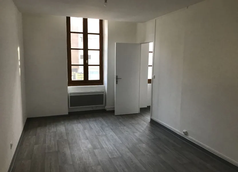 Appartement Rue Pierre Semard à Nîmes