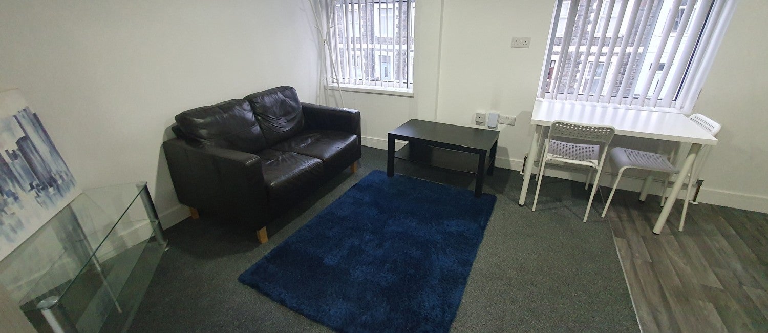 Flat Russell Street in Cardiff
