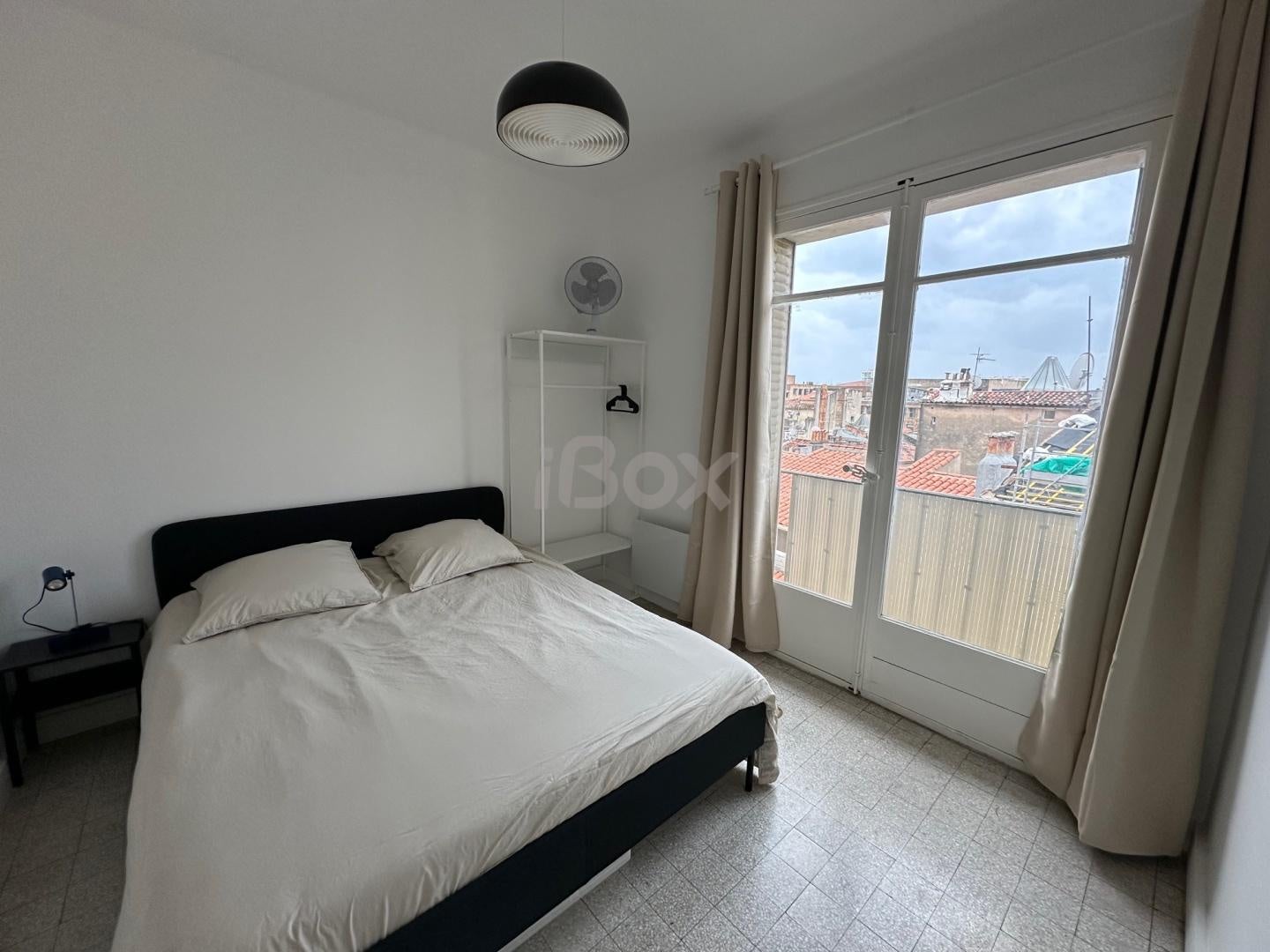 Flat Rue Vincent Courdouan in Toulon