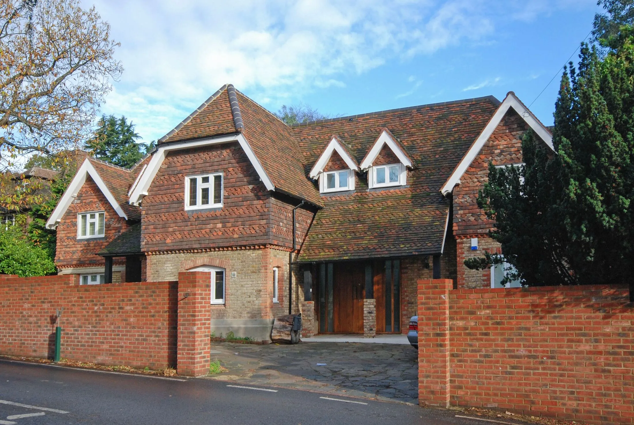 House Warren Road in Greater London