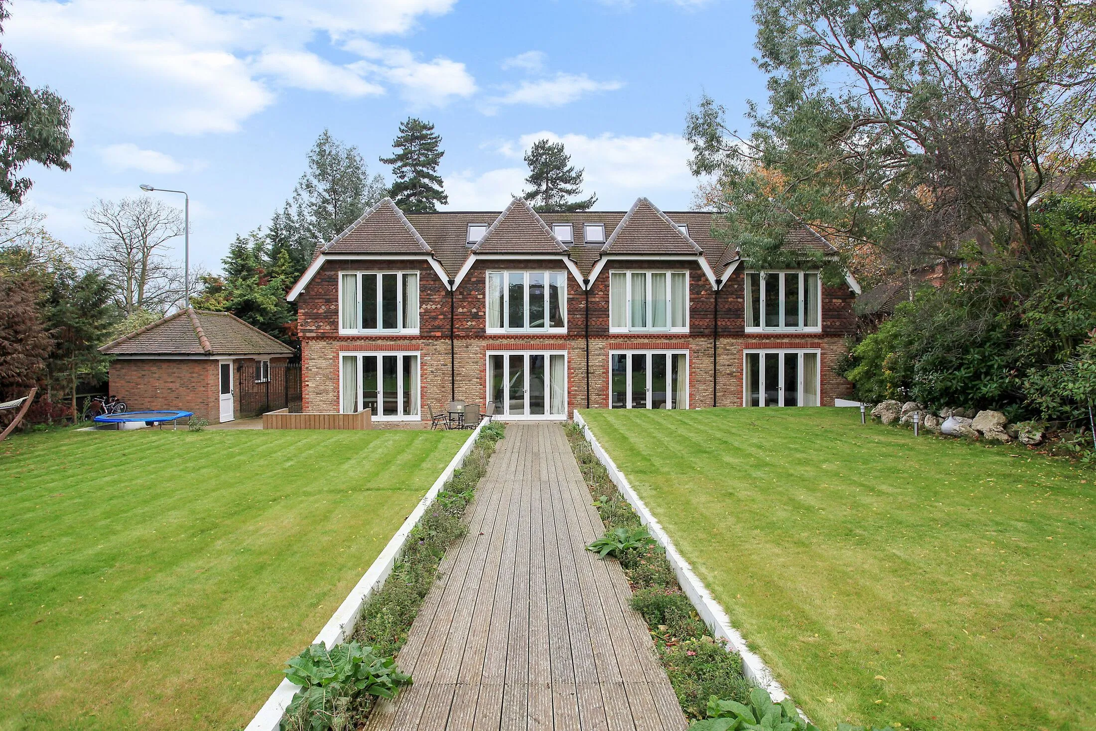 House Warren Road in Greater London