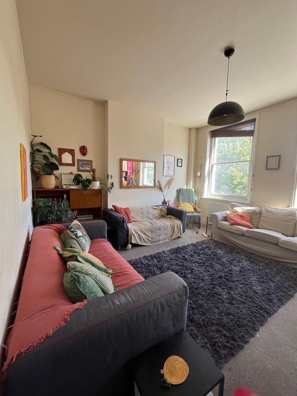 Room Brixton Road in Greater London