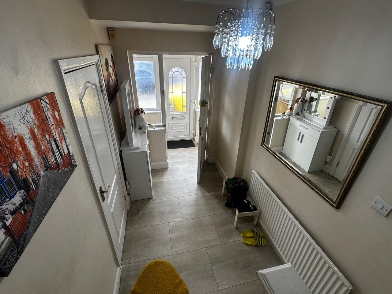 House Chatsworth Crescent in Greater London