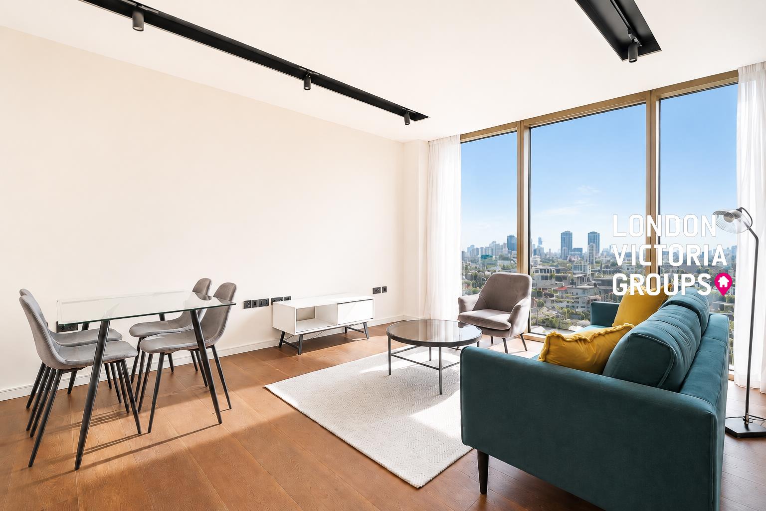 Flat Park Drive in Greater London
