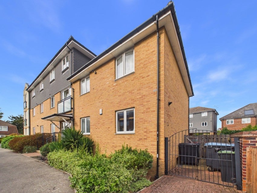 Flat Wapshott Road in Borough of Runnymede