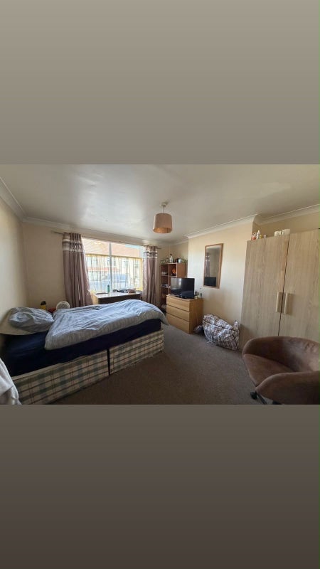 Room Fourth Avenue in Bristol