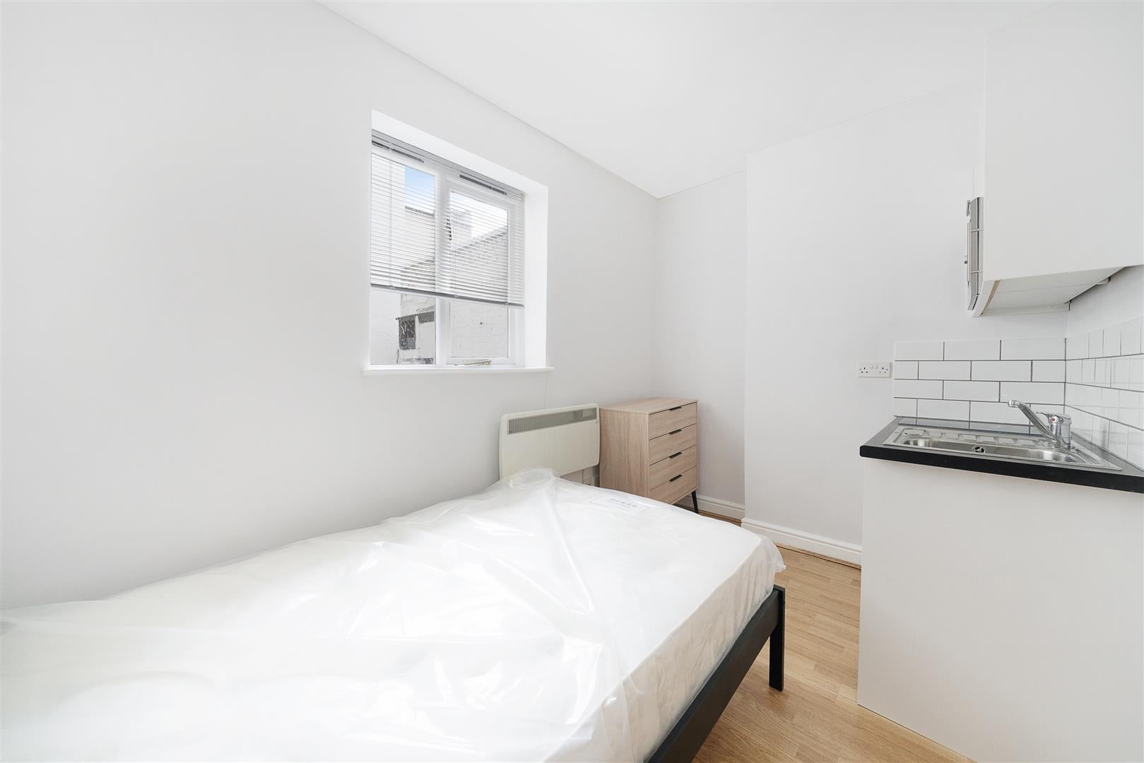 Flat St Petersburgh Place in City of Westminster