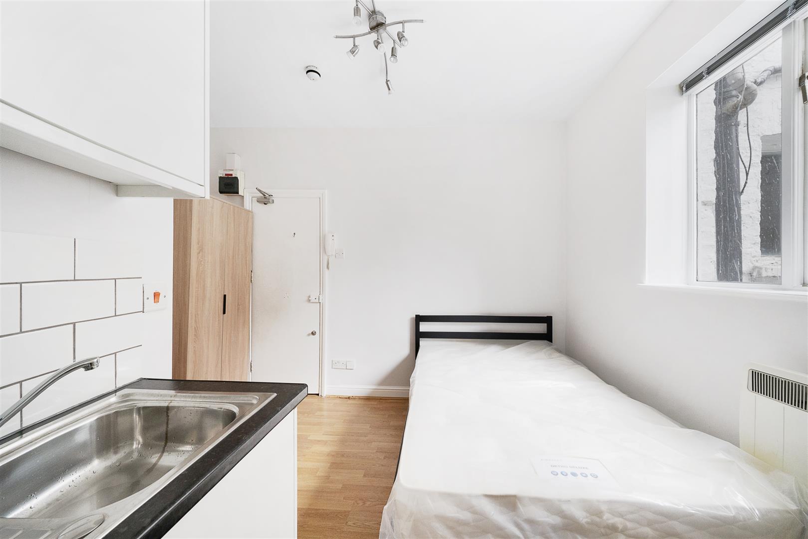 Flat St Petersburgh Place in City of Westminster