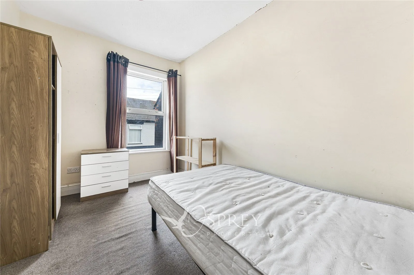 Room Russell Street in Kettering