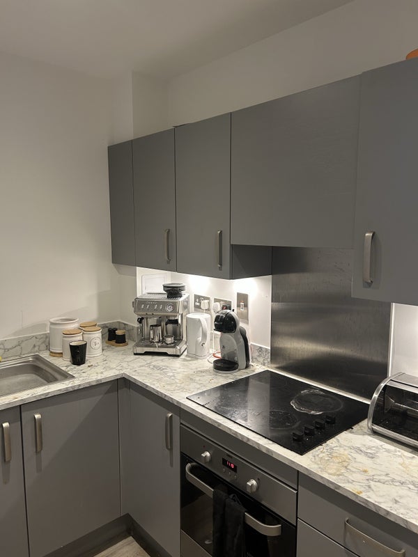 Room Ron Leighton Way in Greater London