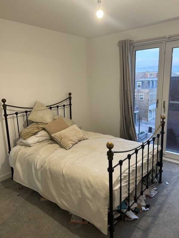 Room Ron Leighton Way in Greater London