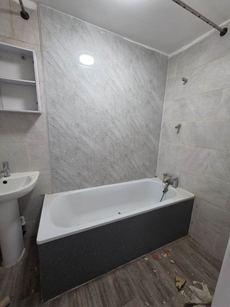 Flat Lea Bridge Road in Greater London