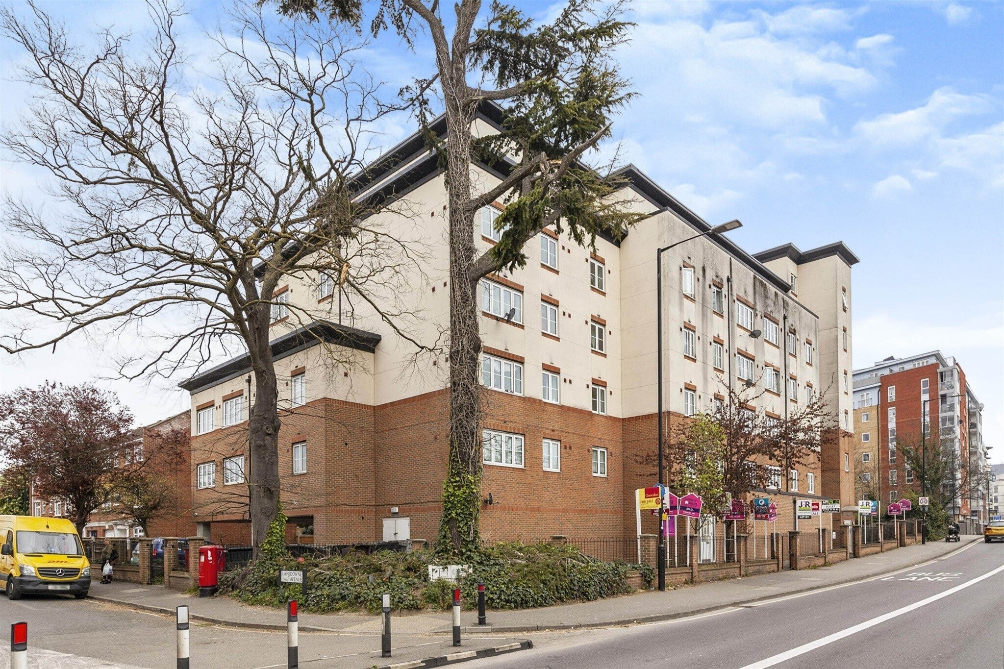 Flat Wellington Street in Slough