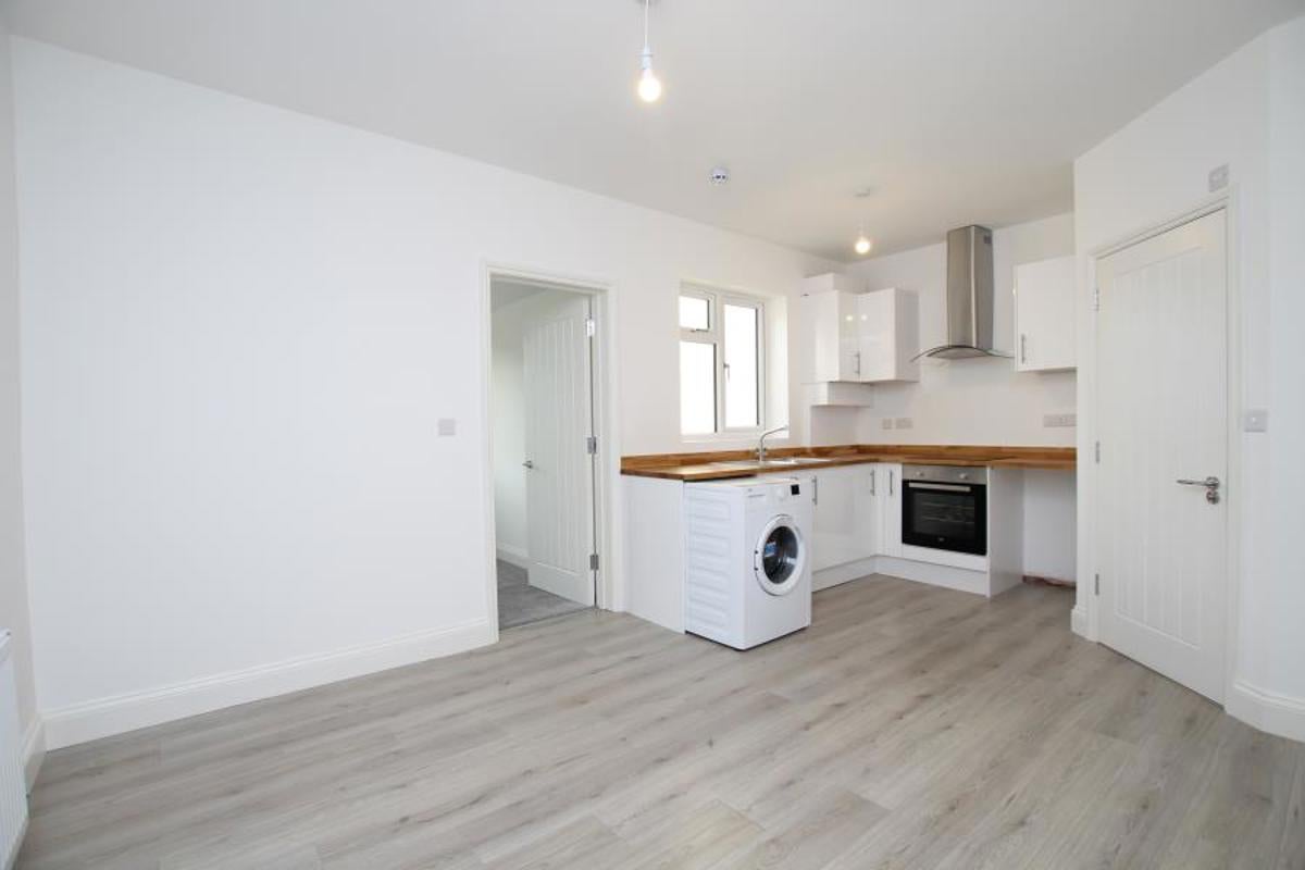 Flat Gloucester Road in Bristol