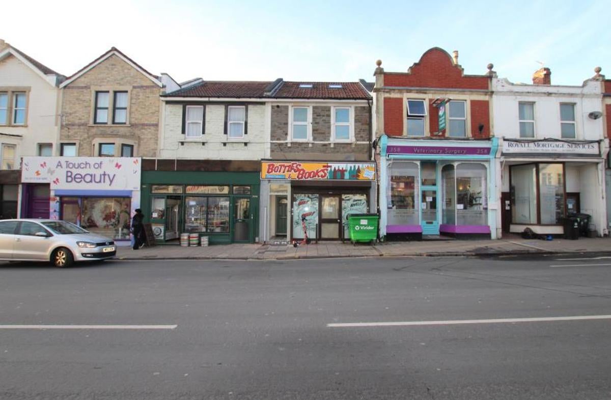 Flat Gloucester Road in Bristol
