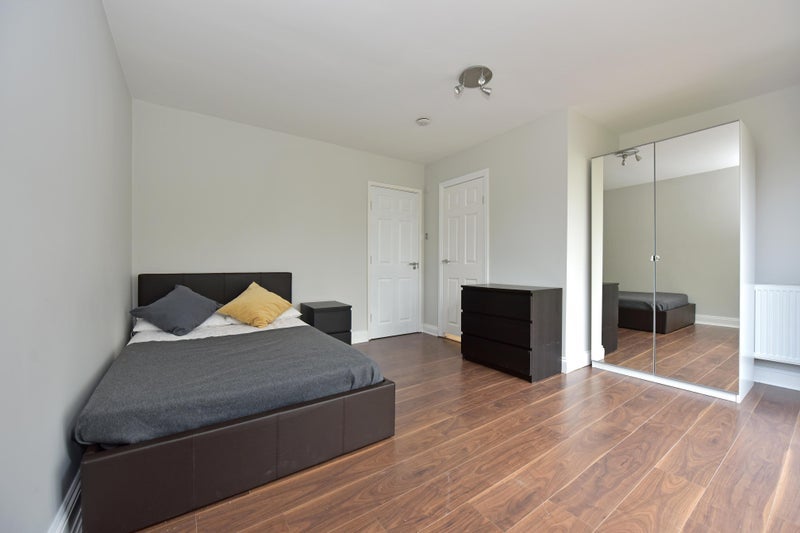 Room Tresham Crescent in City of Westminster