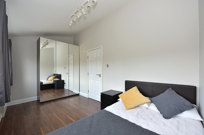 Room Tresham Crescent in City of Westminster