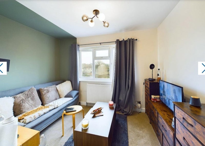 Room Easton Road in Pill