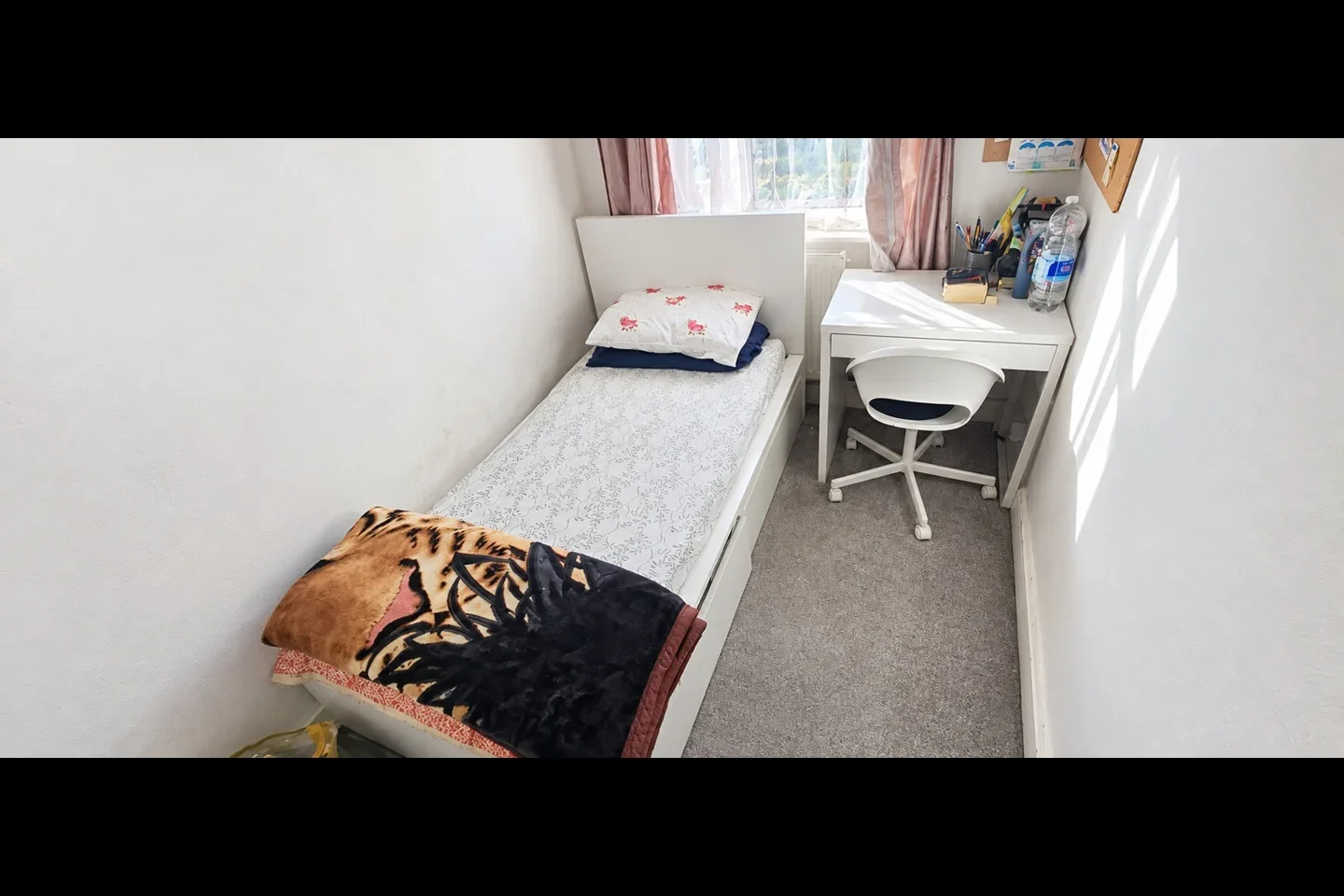 House Hainault Road in Greater London