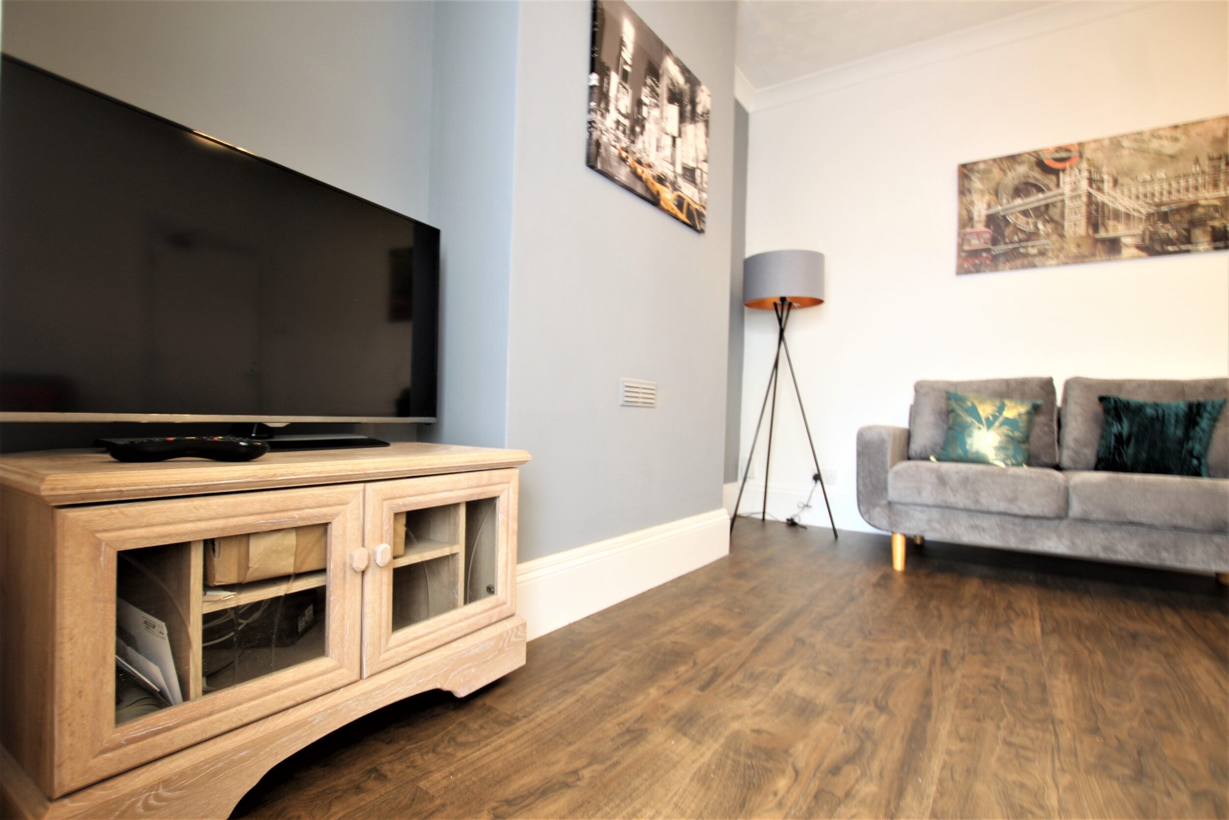 Room Midland Road in Gloucester