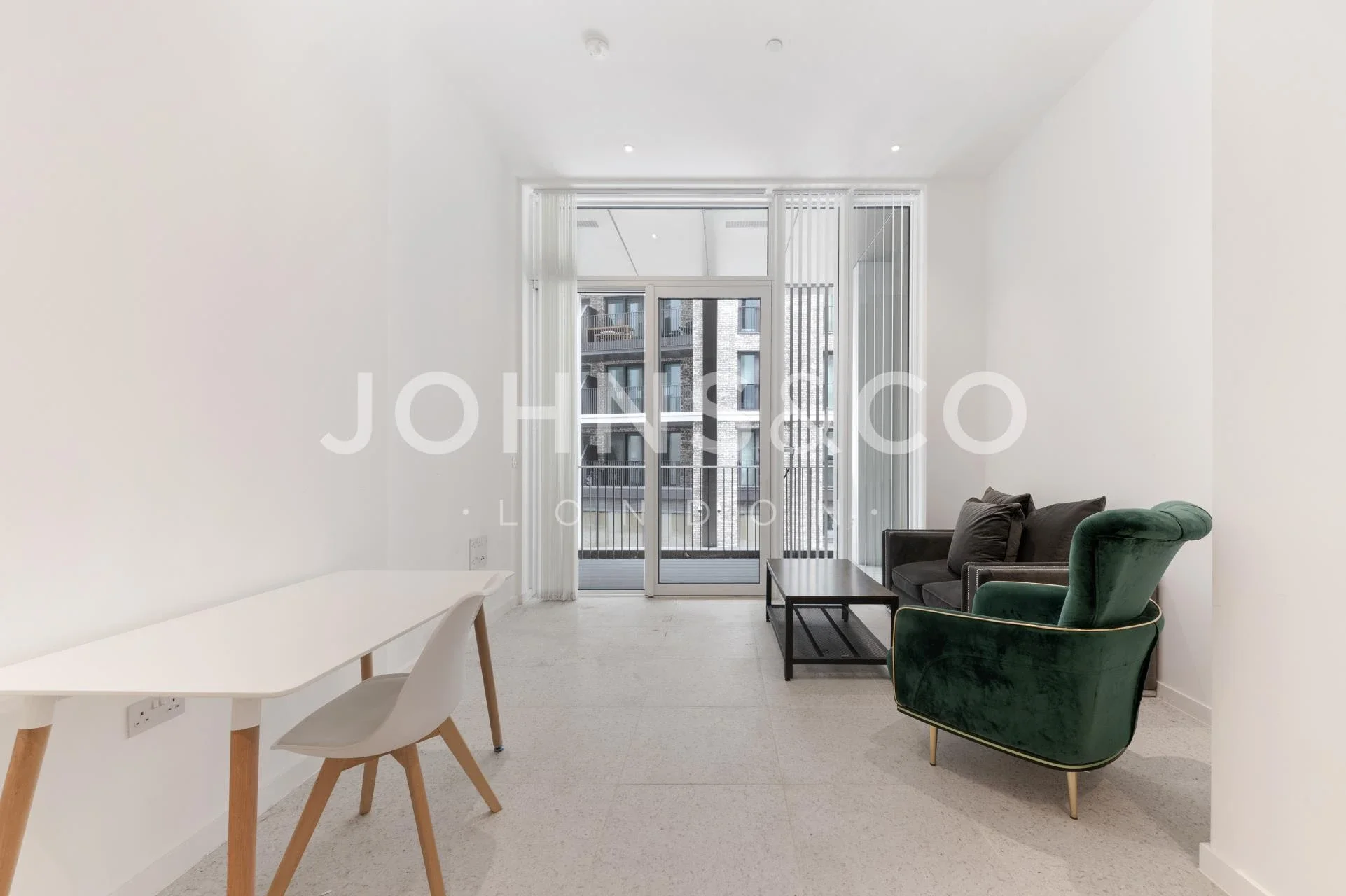 Flat Cendal Crescent in Greater London