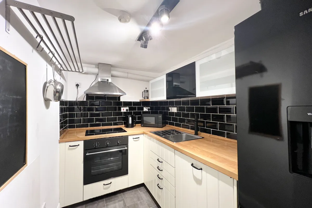 Flat Lambridge Place in Bath