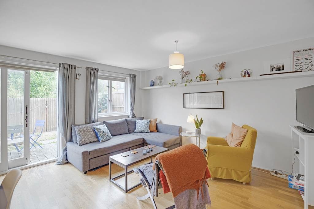 House Maiden Lane in Greater London