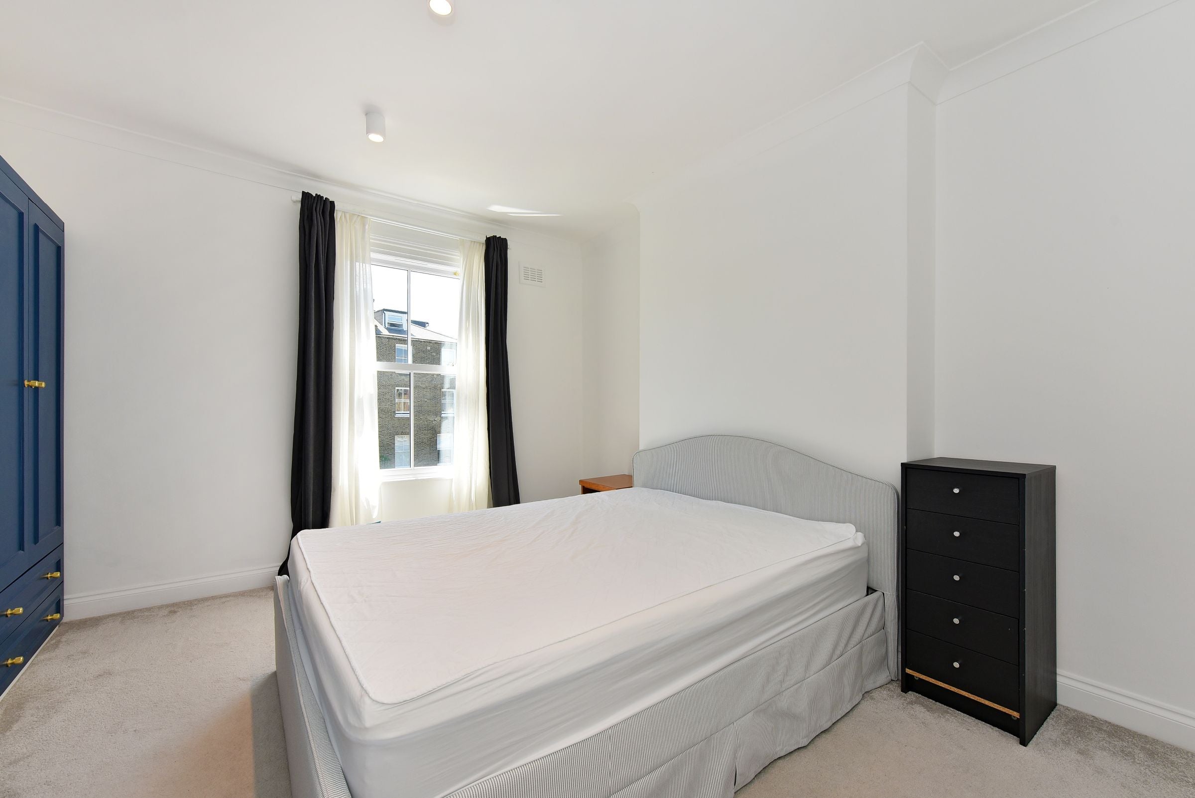 Flat Trent Road in Greater London