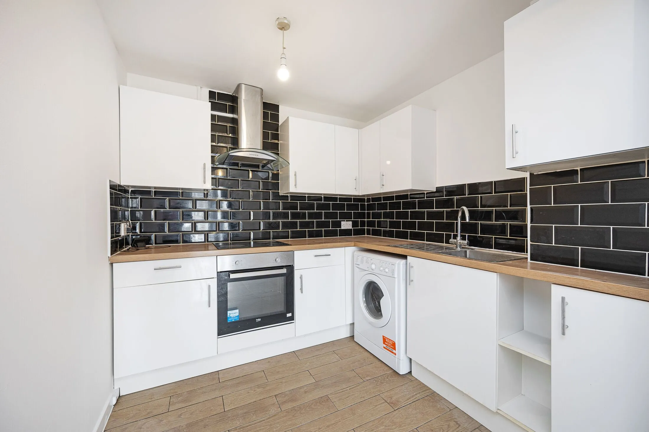 Flat Leabank Square in Greater London