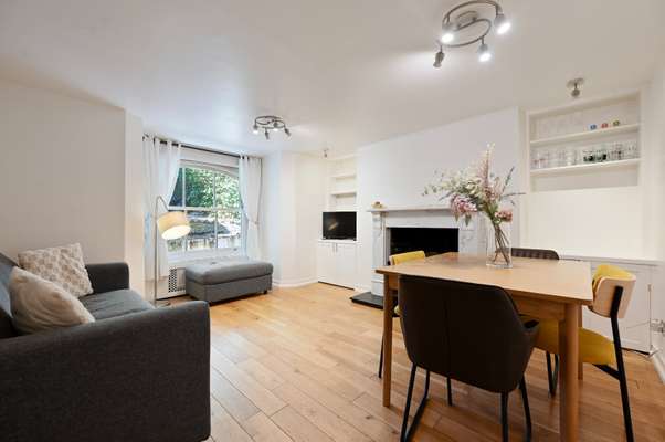 Flat Hammersmith Grove in Greater London