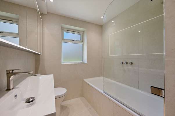 Flat Hammersmith Grove in Greater London