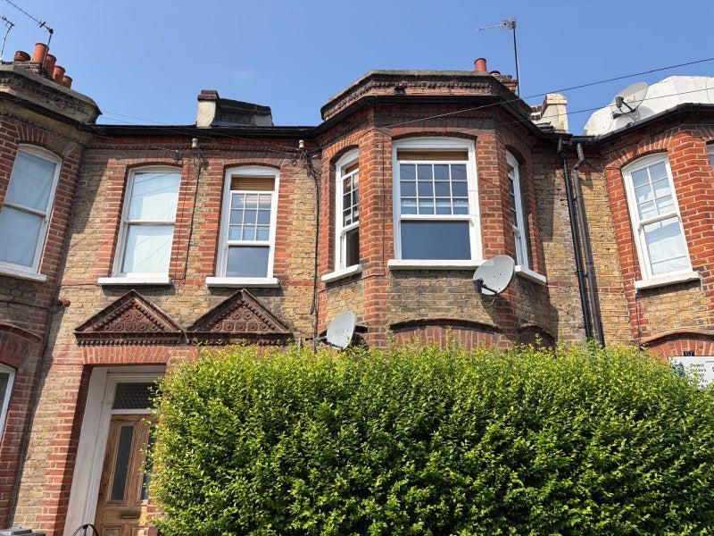 Room Strathleven Road in Greater London