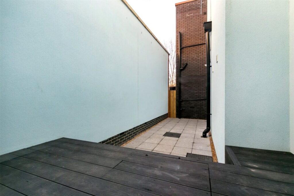 Flat Bartley Street in Bristol