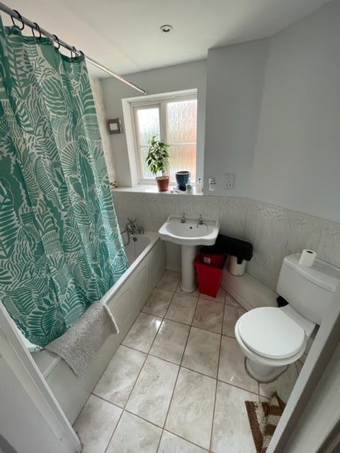 Room Parklands Close in Greater London