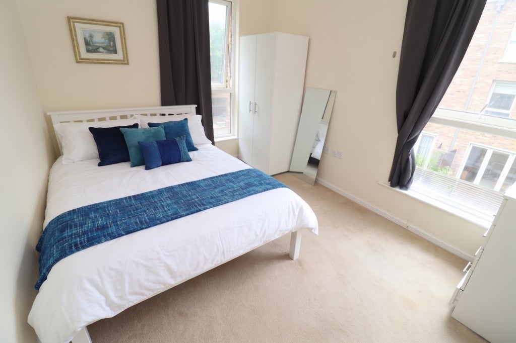 Room Globe Road in Greater London