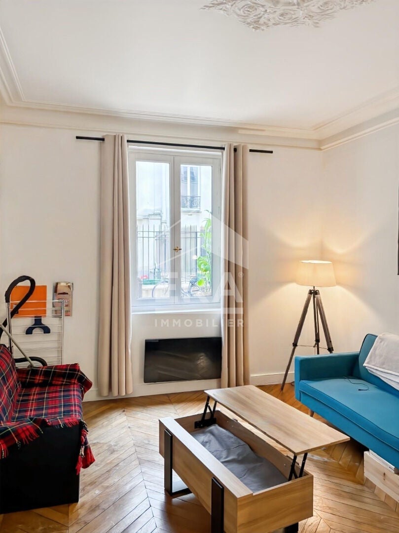 Flat Rue Lalo in Paris