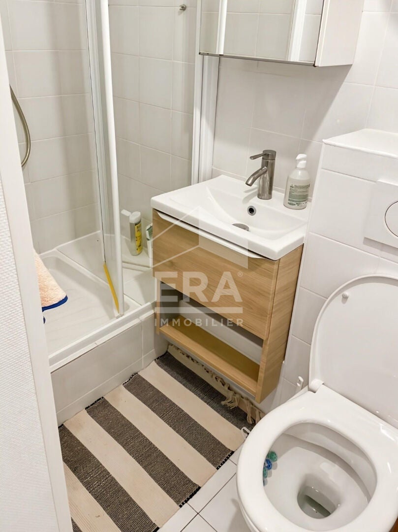 Flat Rue Lalo in Paris