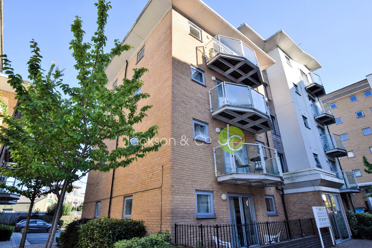 Flat Caelum Drive in Colchester