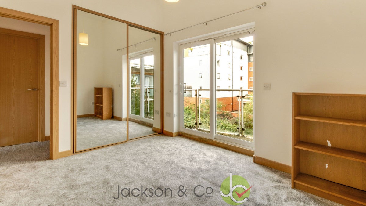 Flat Caelum Drive in Colchester