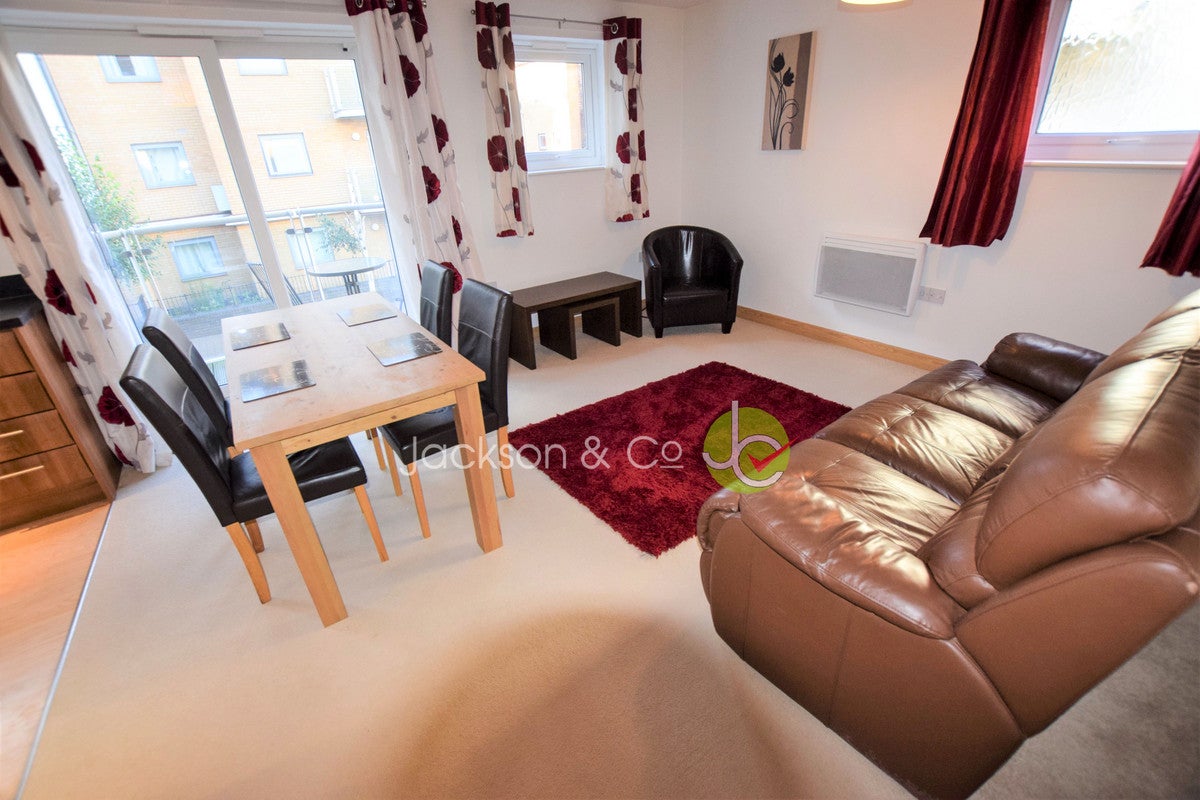 Flat Caelum Drive in Colchester