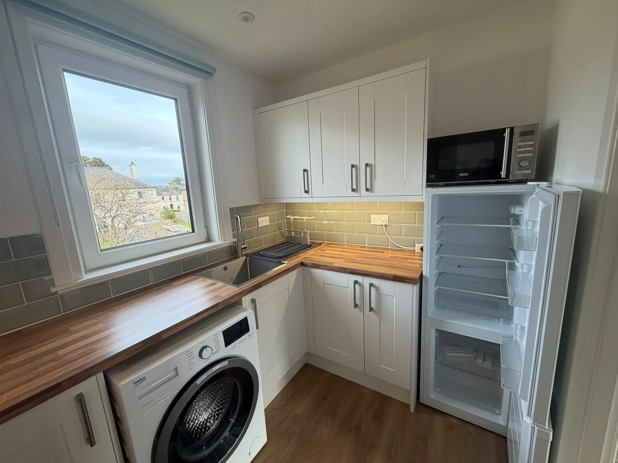 Flat Dunsmuir Court in City of Edinburgh