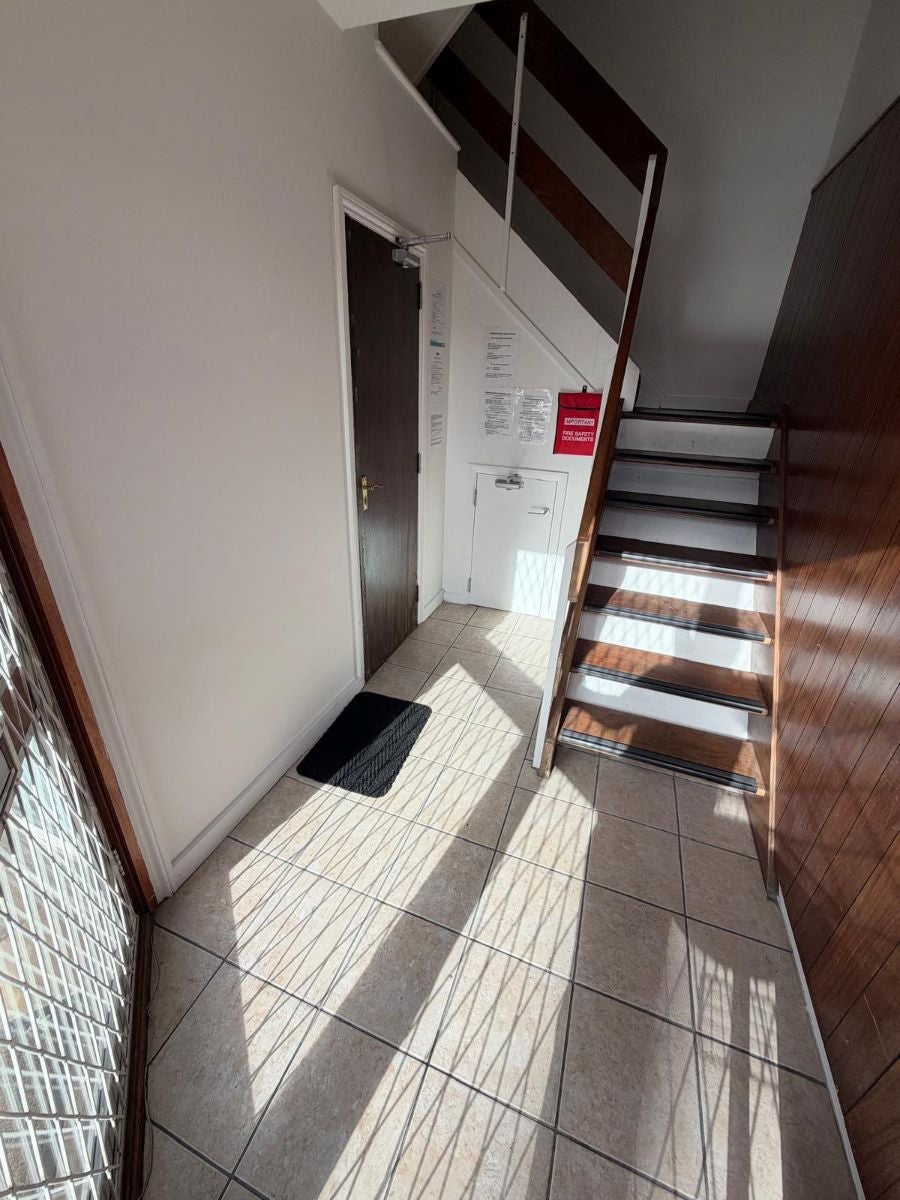 Flat Renters Avenue in Greater London